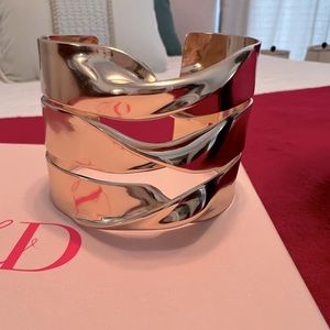 Stella & Dot Twist Statement Cuff